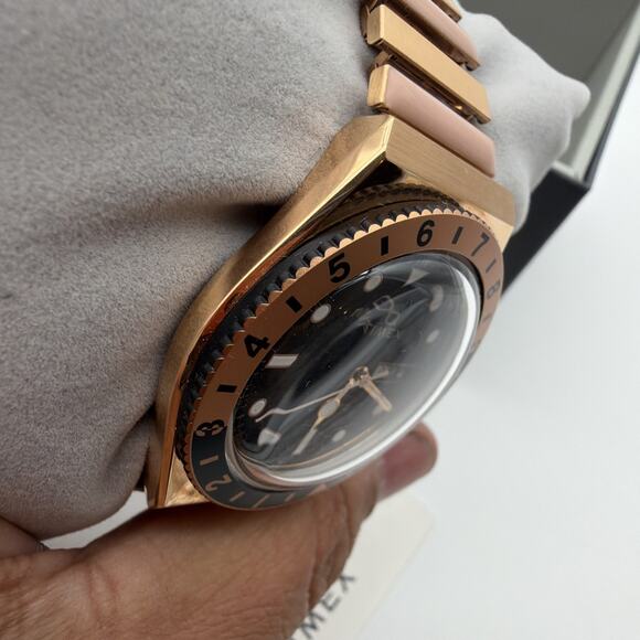 Timex Q Reissue Rose Gold & Black Women\'s Watch TW2U81400 main image 11